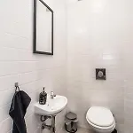 Airy 2-br W/ Open Layout & Modern Design