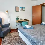 Airy 2-br W/ Open Layout & Modern Design Апартаменты Сплит