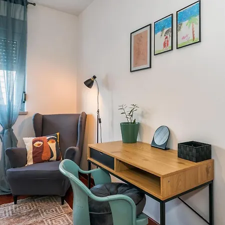 아파트 Airy 2-br W/ Open Layout & Modern Design