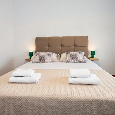 Airy 2-br W/ Open Layout & Modern Design Сплит