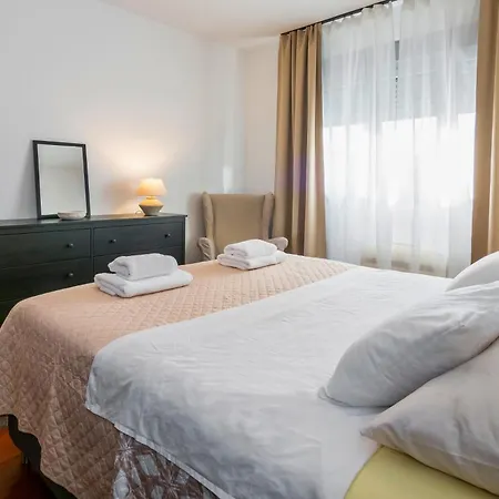 Airy 2-br W/ Open Layout & Modern Design Сплит